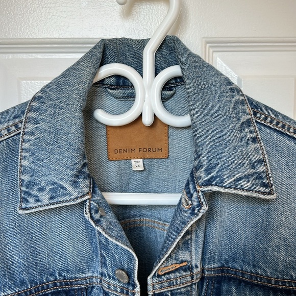 Aritzia Denim Forum The Bessie Crop Denim Jacket - Picture 4 of 11